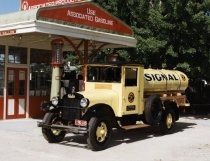 Signal Oil truck