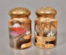 Mt. Fuji salt & pepper shakers