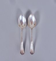 2 serving spoons