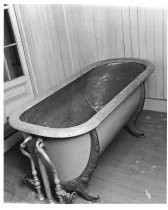 Servants bathroom, metal tub with oak rim