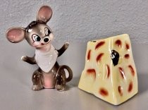 Mouse and cheese salt & pepper shakers