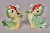 Green parrots salt & pepper shakers