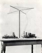 Early radio receivers and antenna