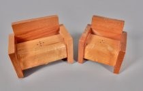 Seating salt & pepper shakers