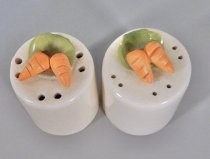 Carrot cake salt & pepper shakers