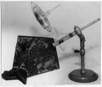 Early cathode ray tube and x-ray viewer