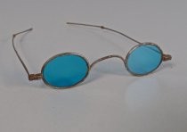 Blue lenses sunglasses