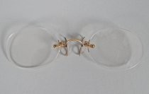 Frameless pince-nez