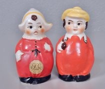 Figurines salt & pepper shakers