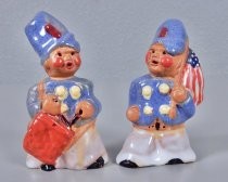 Parade soldiers salt & pepper shakers