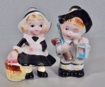 Pilgrims salt & pepper shakers