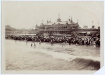 Spectators at Neptune Casino, Santa Cruz