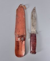 Hunting knife with sheath