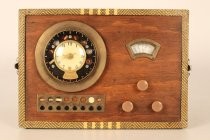 Elliott push-button radio receiver demonstration model, c.1939