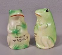 Frogs salt & pepper shakers