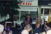 Mayor Hammer gives speech at Rotary Club dedication luncheon