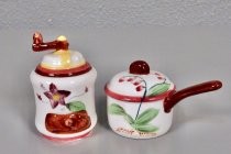 Kitchen ware salt & pepper shakers