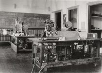 Klystron Development at Stanford University's Physics Department, 1939