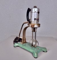 Universal Mixer-Beater-Juicer