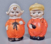 Figurines salt & pepper shakers