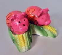 Pink cows salt & pepper shakers