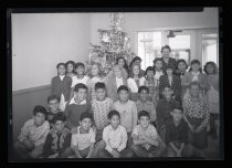 Mayfair School class portrait with Christmas tree, c. 1940