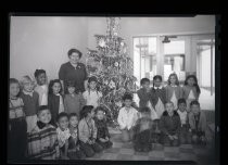 Mayfair School class portrait with Christmas tree, c. 1940