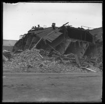 Earthquake damage to building