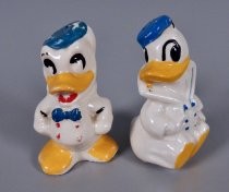 Donald Duck salt & pepper shakers