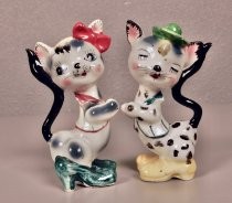 Fancy cats salt & pepper shakers