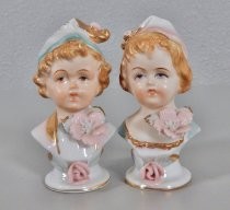 Figurines salt & pepper shakers