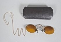 Amber lens pince-nez