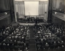 Lee de Forest receiving the Edison Medal