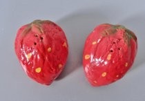 Strawberries salt & pepper shakers