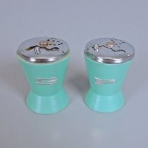 Salt & pepper shakers