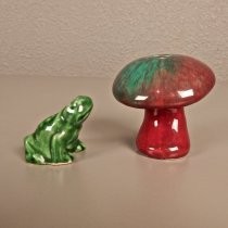 Frog and toadstool salt & pepper shakers