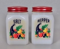 Cornucopias salt & pepper shakers