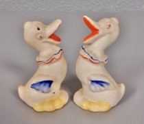 Quacking ducks salt & pepper shakers