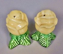 Yellow rosebuds salt & pepper shakers