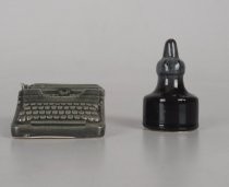 Typewriter and inkwell salt & pepper shakers