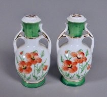 Flowery vases salt & pepper shakers