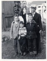 Lee de Forest with grandchildren