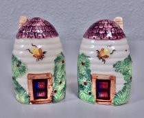 Beehives salt & pepper shakers