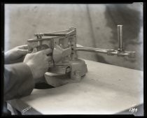 Demonstrating fruit clicer