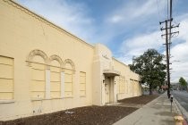 Oblique view of the Sunlite Baking Co. primary facade looking northwest