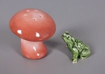 Frog and toadstool salt & pepper shakers