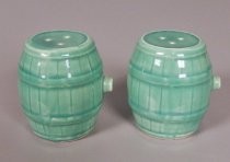 Barrels salt & pepper shakers