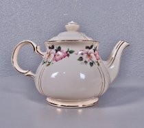 Wild roses teapot