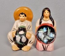 Pottery sellers salt & pepper shakers