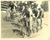 Group on velodrome